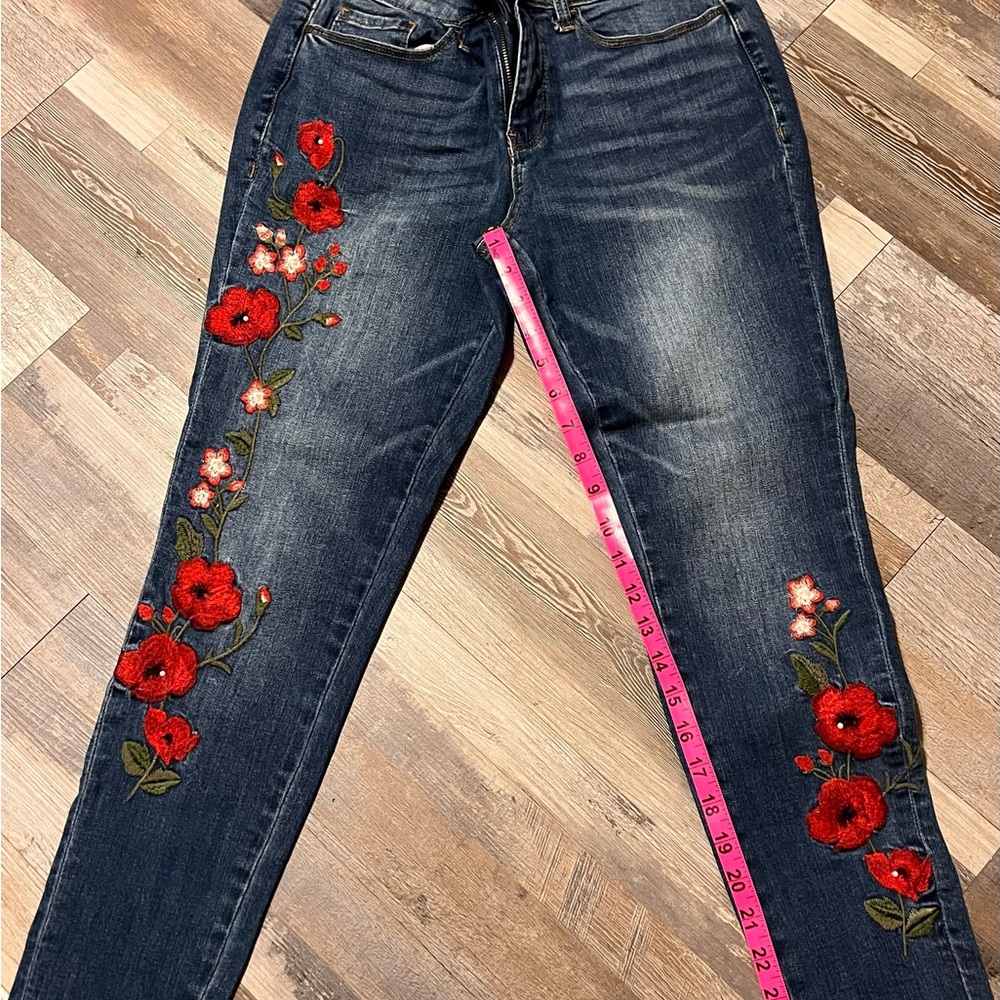 Embroidered Floral Women's Jeans red roses Ana JC Pennys size 6 jeggings - Picture 2 of 4